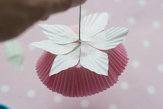 como-hacer-una-peonia-papel21