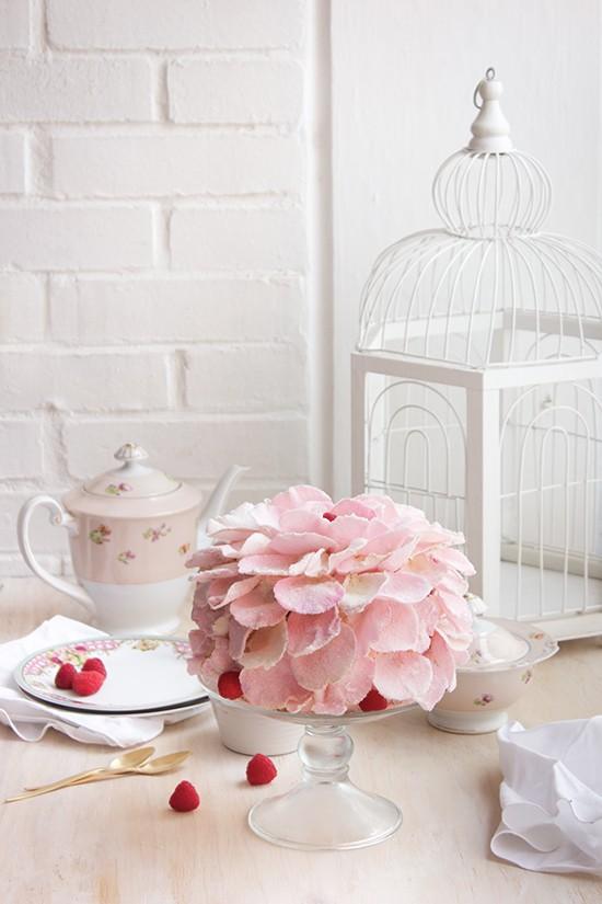 Pastel agua de rosas y frambuesas 1