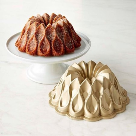Molde Bundt Cake Crown Pan Nordic Ware