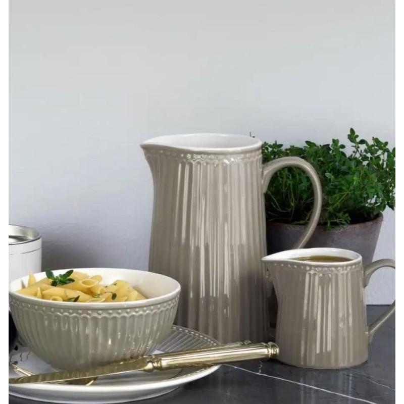 Taza con asa Alice Warm Grey Green Gate